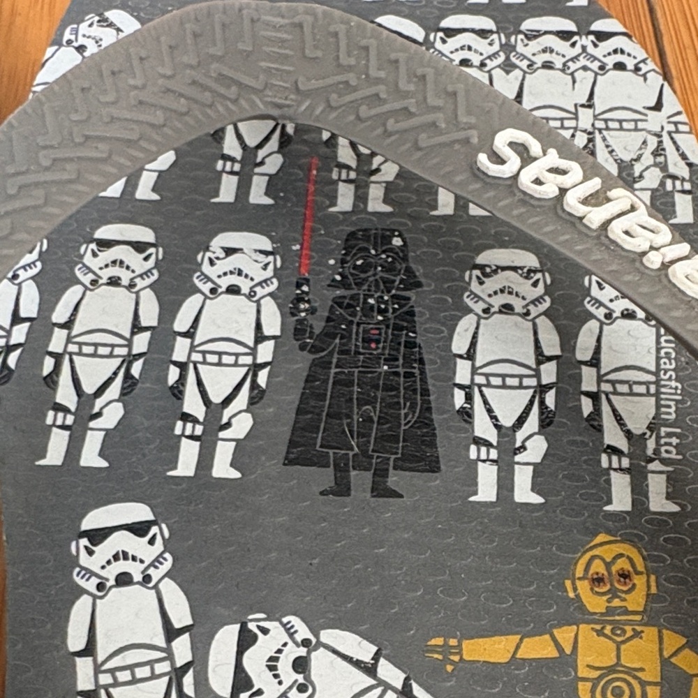 Havaianas Star Wars Stormtrooper Flip Flops - Gray, White & Gold - Picture 7 of 11